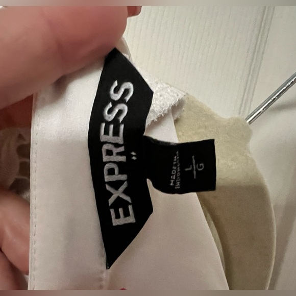 Express Lace sleeve button back tank - Picture 3 of 3